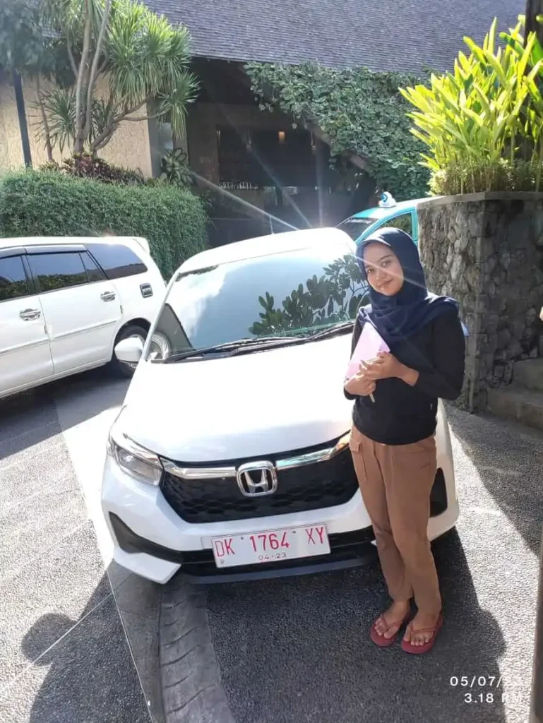 Sewa mobil mewah di Bali 2023